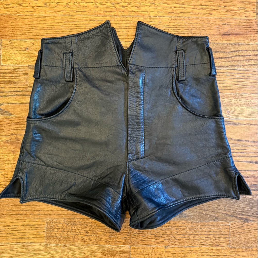 Pyrate-Style Rare Designer Black Leather Shorts German Sz 36 US Sz 6 - Picture 3 of 6